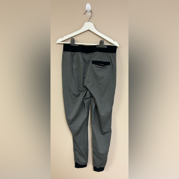 Men’s UnderArmour Pants - Picture 4 of 5
